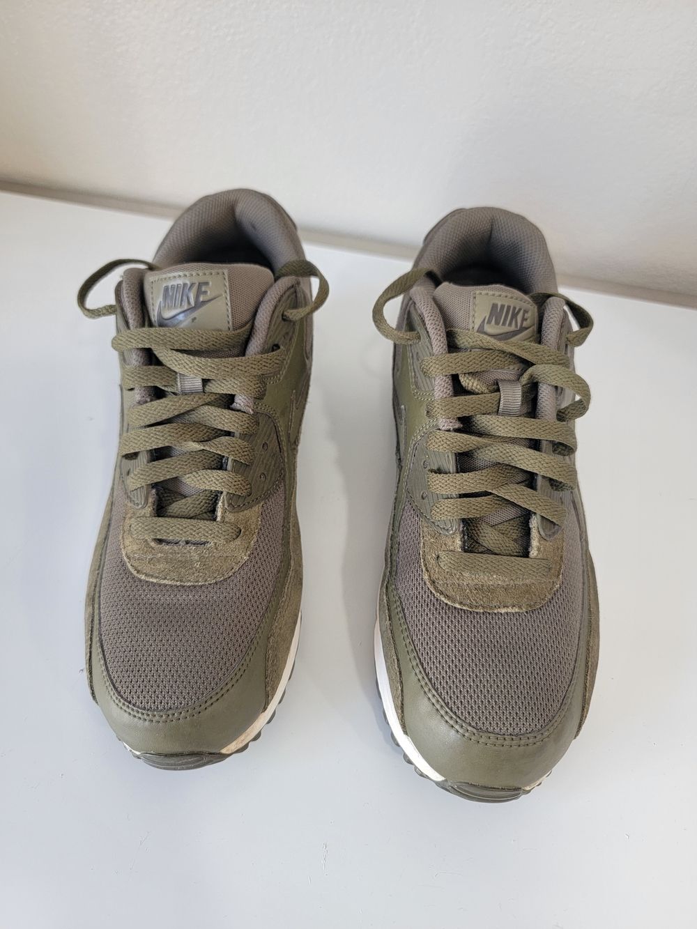 Nike Air Max 90 "Neutral Olive" - Green/White - Men's Size 9.5- Great Condition